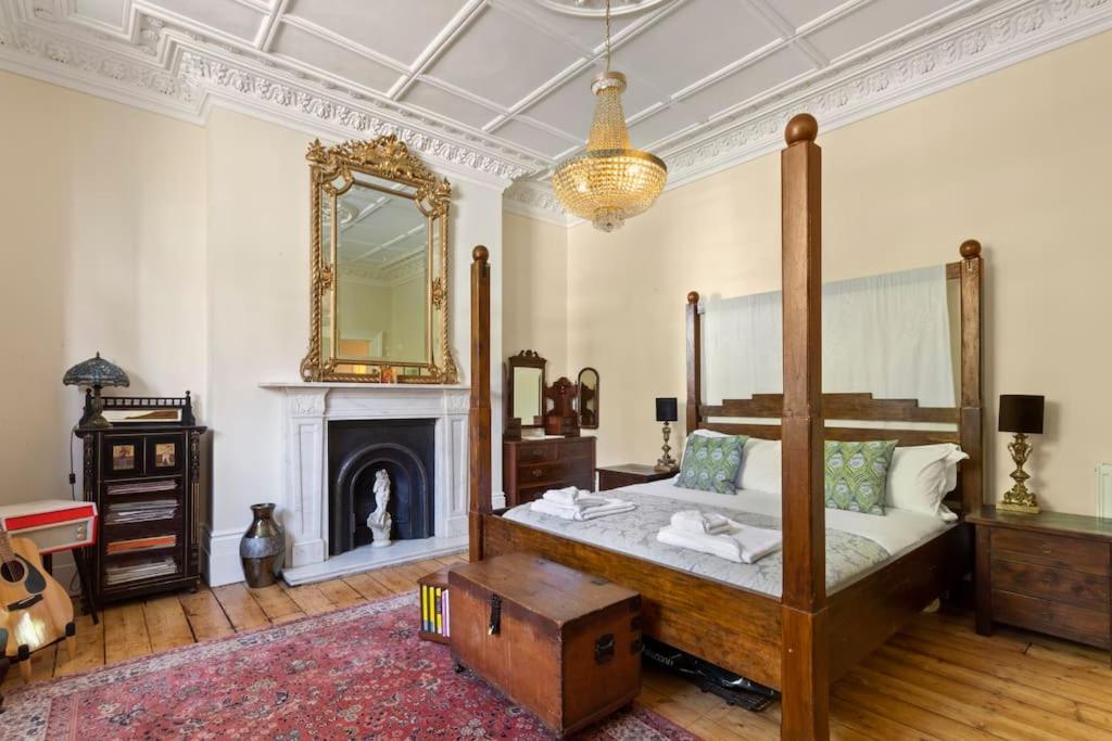 Luxurious Victorian, A Few Minutes From The Beach - Sleeps 2 Adults And Up To 3 Children Lägenhet St Leonards-on-Sea Exteriör bild