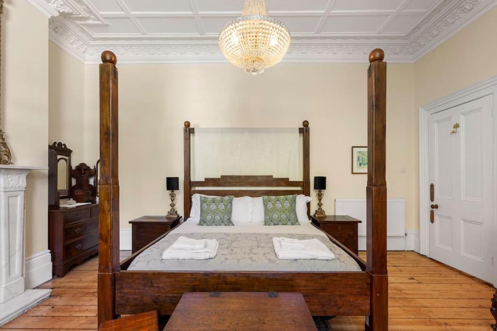 Luxurious Victorian, A Few Minutes From The Beach - Sleeps 2 Adults And Up To 3 Children Lägenhet St Leonards-on-Sea Exteriör bild